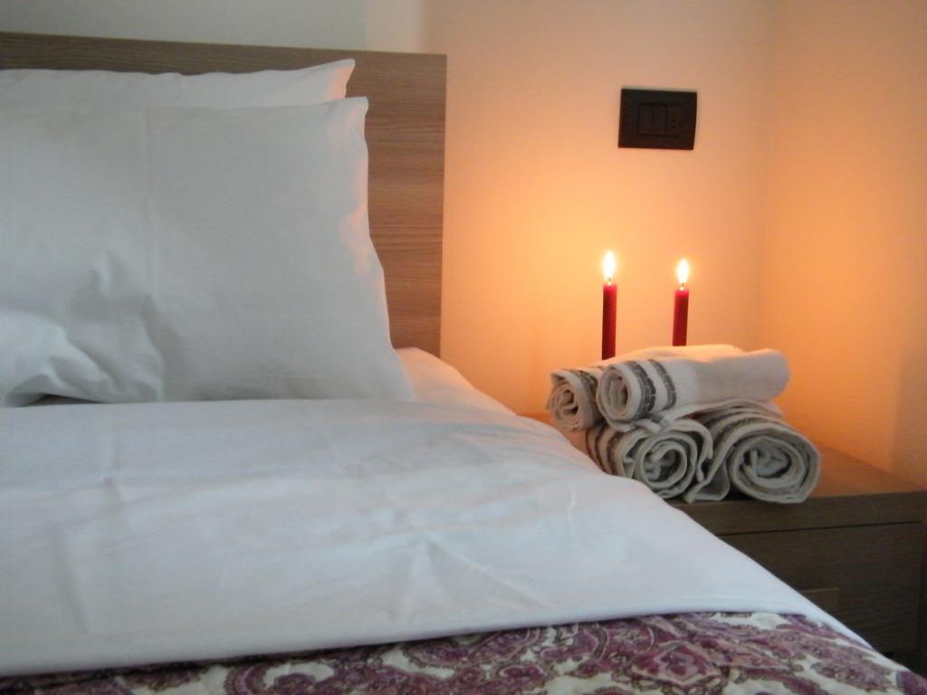 Residenza Acqua Terra Fuoco Apartment Комо Стая снимка